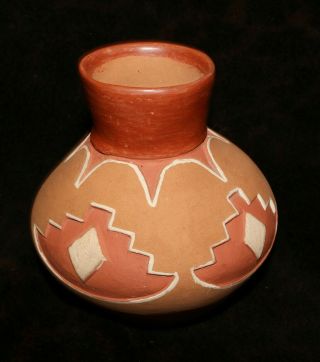 An Attractive Mid - Century Art Deco San Juan Pueblo Pottery Jar 5 1/2 " H X 5 " D