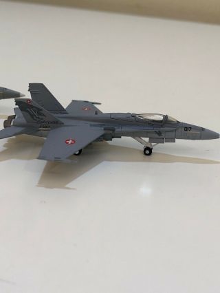 Herpa Wings 1:200 F - 18 Hornet Swiss Air Force X2 Unboxed 7