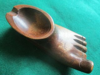 Amusing Vintage " Raised Toe " Wooden Pipe Stand
