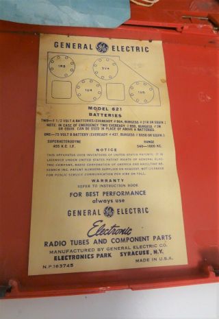 VINTAGE GENERAL ELECTRIC BAKELITE TUBE RADIO MODEL NO.  621 5