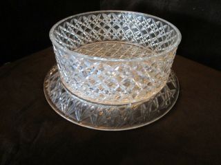 Mid - century Hard plastic acrylic Cake Carrier domed w/ box Trelawney 6