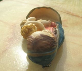 Vintage Holy Water Font Resin Virgin Mary Baby Jesus Church Mother and Child 3