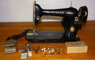 Ca1948 " Singer " Model 66 Heavy Duty Sewing Machine W/attachments