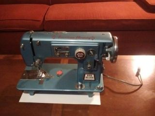 Vintage American Beauty Sewing Machine 305 Deluxe Made In Japan Toyota