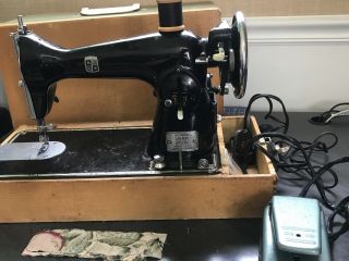 Vtg Montgomery Ward Sewing Machine Round Bobbin Model 188 Art Deco With Case