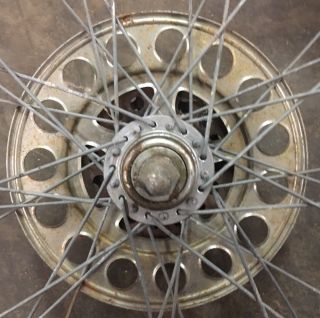 Vintage Antique Metal 26” Diameter 5 Speed Bicycle Front Tire / Wheel 1 7
