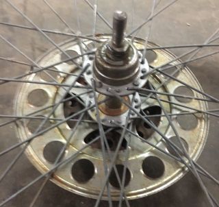 Vintage Antique Metal 26” Diameter 5 Speed Bicycle Front Tire / Wheel 1 8