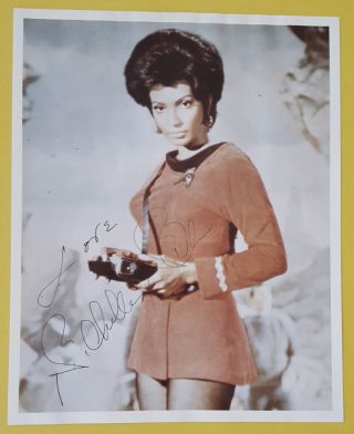 Star Trek Nichelle Nichols As Ltn Uhura Autograph On 8x10 Photo Print