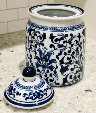 Blue And White Porcelain Glazed Pottery Stoneware Lidded Ginger Jar