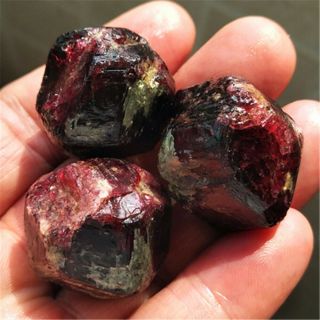 105.  8g Natural Red Garnet Crystal Gemstone Rough Stone Mineral Specimen Healing