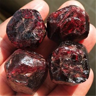 105.  6g Natural Red Garnet Crystal Gemstone Rough Stone Mineral Specimen Healing