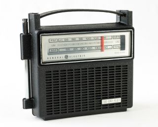 Vintage Ge General Electric Transistor Radio Model 7 - 2810 F
