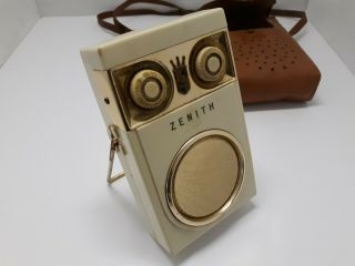 Vintage Zenith 500 Royal Deluxe Portable Radio Non - Picker Find