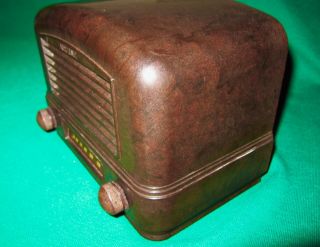 Vintage Airline (Montgomery Ward) Radio - Model 04BR - 511A - 1940 - Playing 2