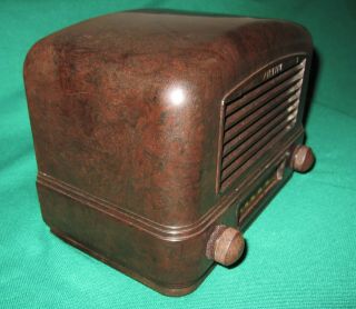 Vintage Airline (Montgomery Ward) Radio - Model 04BR - 511A - 1940 - Playing 3