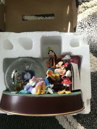 Rare Walt Disney Mickey Mouse & Friends TV Time Snowglobe and Musicbox 2