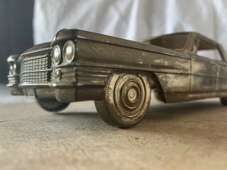 Vintage 1960’s Metal Cadillac Car Cigarette Holder Caddy Table Lighter Windsor