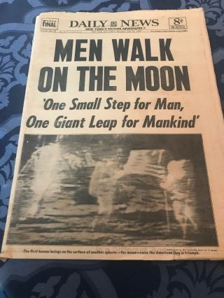 York Daily News - July 21,  1969 Man On The Moon - 4star Final