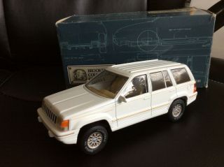 1994 Jeep Suv Toy Bank White Brookfield Collectors Guild,  Inc.  With Box