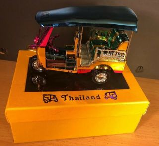 3 Wheel Taxi - Tuk Tuk Taxi Bangkok Thailand