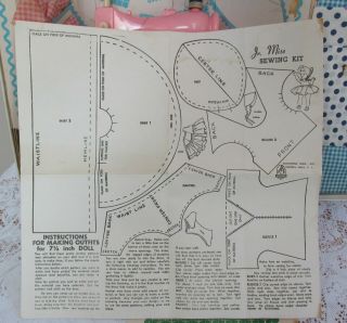 Vintage Hasbro Junior Miss PINK Sewing Machine Toy Set and Doll Clothes Pattern 4