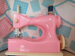Vintage Hasbro Junior Miss PINK Sewing Machine Toy Set and Doll Clothes Pattern 5