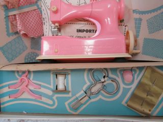 Vintage Hasbro Junior Miss PINK Sewing Machine Toy Set and Doll Clothes Pattern 7