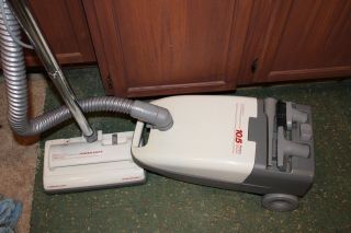 Vintage sears kenmore canister vacuum cleaner with power mate brush 116.  2541090 2