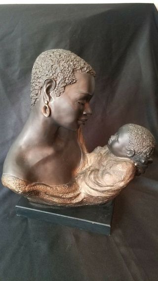 Austin Sculpture / African American By Ecila / Treasured Moment Mother Child