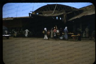 (146) Vintage 1950s 35mm Slide Photo - Kuwait,  Street Scene / Market