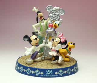 Tokyo Disney 25th Anniv Magic Key Mickey Minnie Daisy Goofy Pluto Resin Figurine