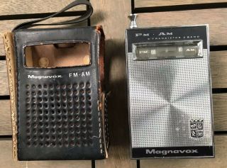 Vtg.  Magnavox Pocket Am - Fm 9 Transistor 2 Band Radio W.  Case Japan