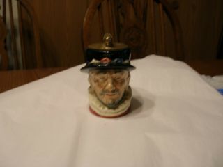 Vintage Rare 1946 Royal Doulton Beefeater Table Lighter
