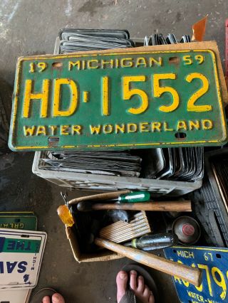 1959 Michigan License Plate Water Wonderland.  Hd - 1552.  - Solid.
