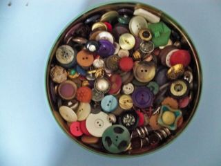 Vintage Buttons In North American Wildflowers Cookie Tin