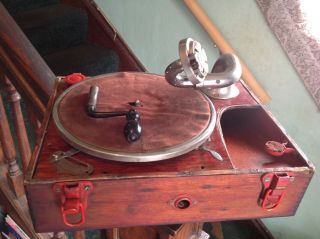 Wow L@@k Vintage Antique Portable Hand Crank Phonograph Record Player - Spins