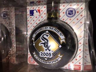 One (1) Chicago White Sox 2005 World Series Champions Christmas Ornament Mlb