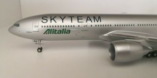 Risesoon 1/200 Alitalia Boeing 777 - 200lr Sky Team Livery Highly Detailed