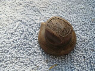 Wooden Knob from a 1937/38 Zenith 7 - J - 232 