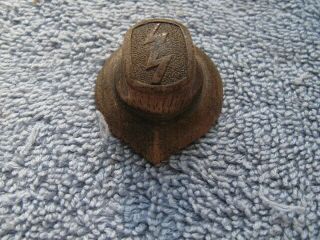 Wooden Knob from a 1937/38 Zenith 7 - J - 232 