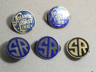 3 X Southern Railway Enamel & 2 X Atlantic Coast Line Brass Hat Insignia Badges