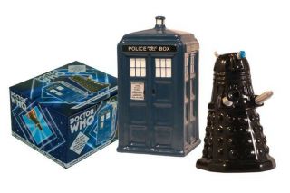 Doctor Who Tardis And Dalek Ceramic Salt And Pepper Shakers Set