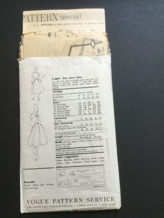 Vintage VOGUE SPECIAL DESIGN Women ' s Dress sewing pattern 1950s S - 4857 3