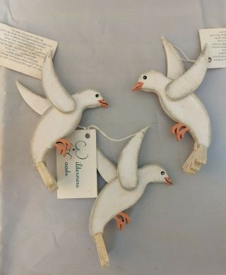 Vintage Rare Wooden White Turtle Doves Handcrafted Ornament - Wilderness Woods