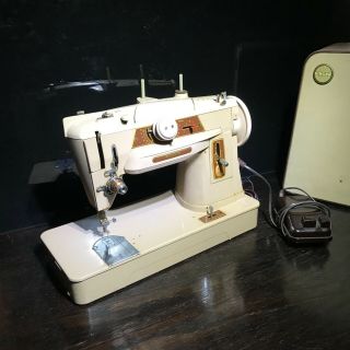 Singer Sewing Machine Slant - O - Matic 401 With Case - Runs Poorly Parts/repair