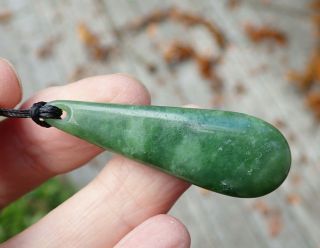 Hand Carved Nz Maori Peppermint Green Pounamu Greenstone Inanga Jade Pendant