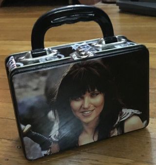 Rare Xena Warrior Princess (1997) Universal Lucy Lawless Metal Lunch Box Case