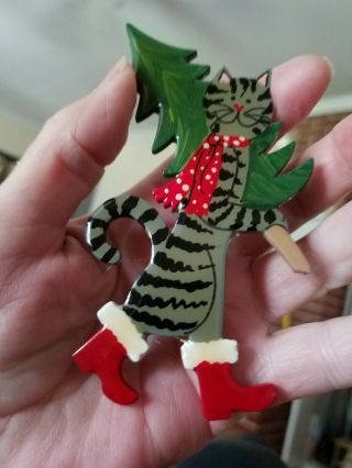 Unique Vtg Christmas/holiday Cat Carrying A Christmas Tree Pin (4 - 3/8 " × 2 - 3/8 ")