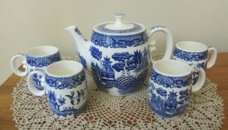 Vintage Blue Willow Pattern Teapot & (4) Cups Creative Imports Japan