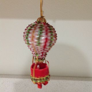 Vintage Mid - Century Handmade Push Pin Sequin Bead Hot Air Ballon Ornament